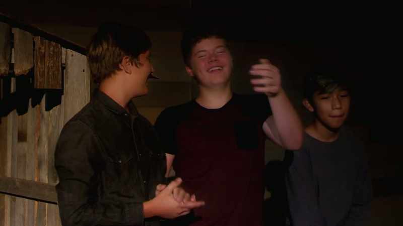 (boys laughing)