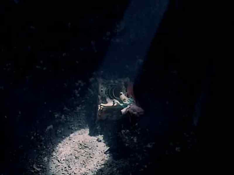 [Broots] Who played with toys down here?