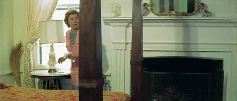 Brought your laundry, Ms. Boatwright. - Oh. Come on in, children!