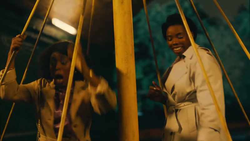 Bus! - Oh, Lord, Jesus. Martha - wait!