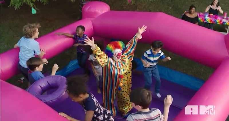 �� Business is booming, money be moving ♪