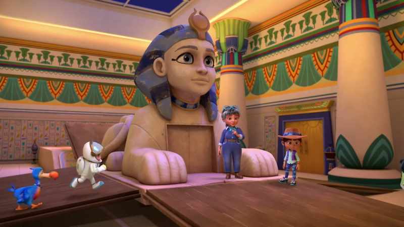 But she gives the Egyptian wing such a glamorous touch