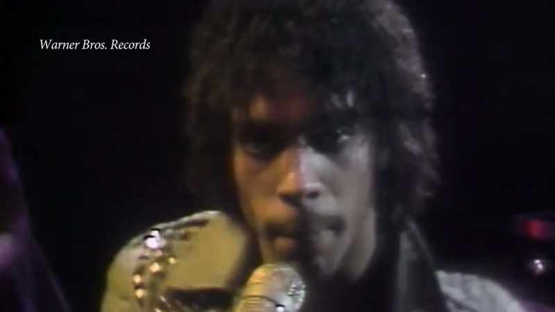 �� But, honey, you got me on my knees ♪