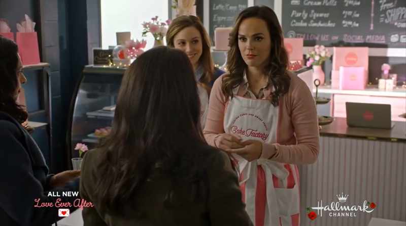 But before that, I have to try that red velvet cupcake