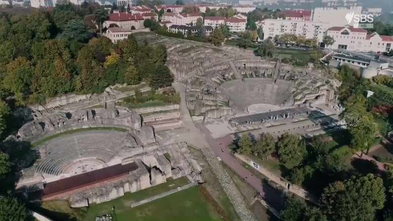 But the remains of its edifices