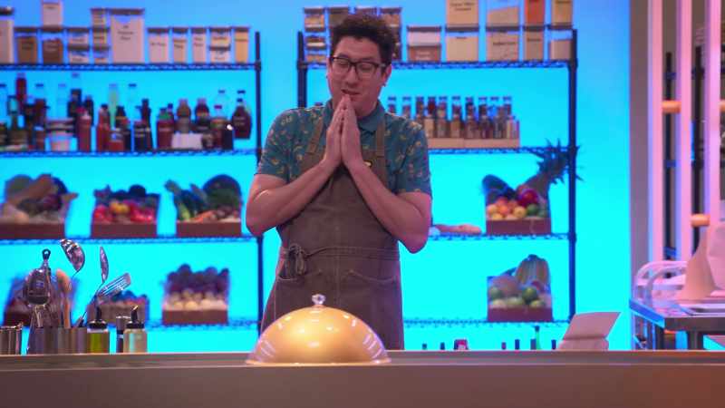 (buzzer blaring) -LANKY: Oh, these chefs are gonna hate me