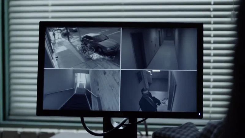 [buzzer] -[man] Patrick Steyer
