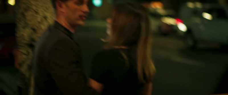 Bye, babe. - Bye. Love ya