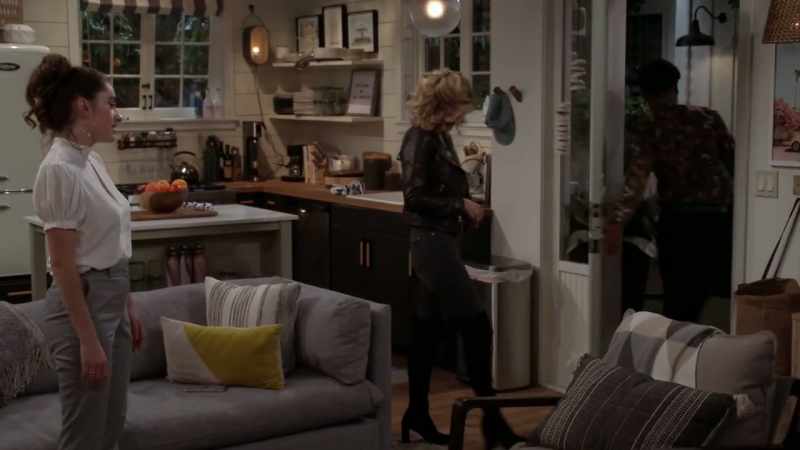 Bye. [ Chuckles ]