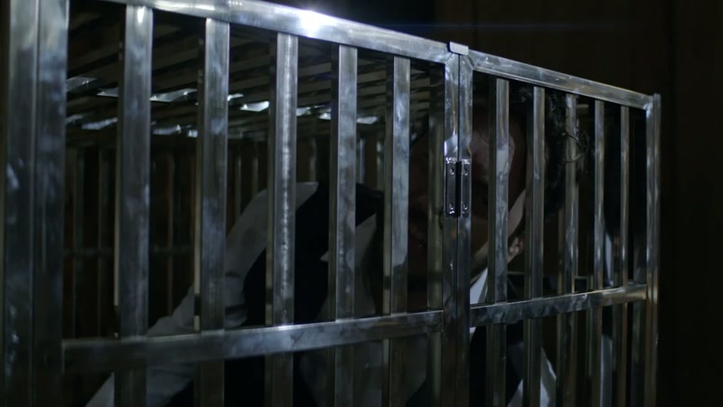 [cage clanks]