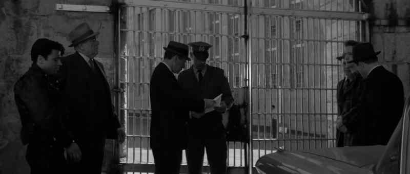 Calling all stations. Officer Linhard