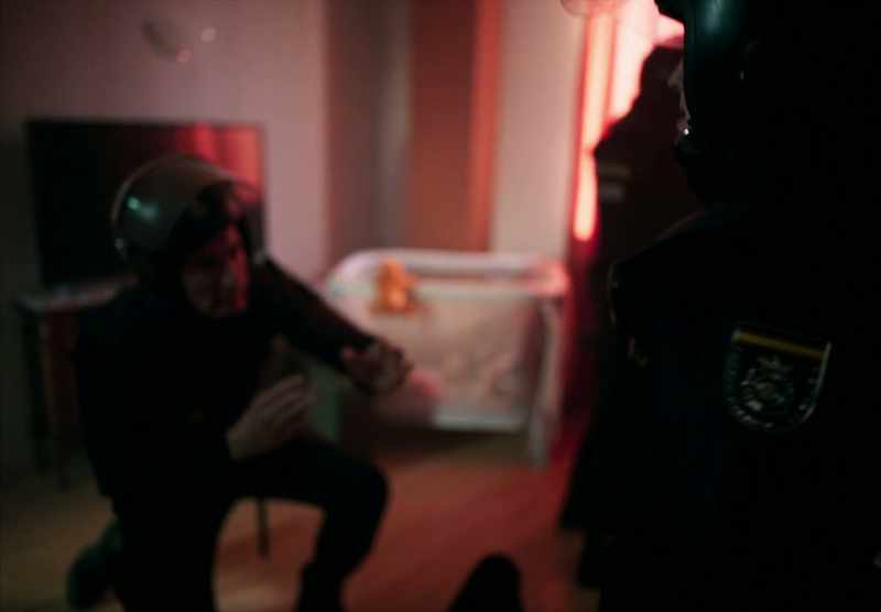 Calm down, calm down! -Easy! She's just a girl