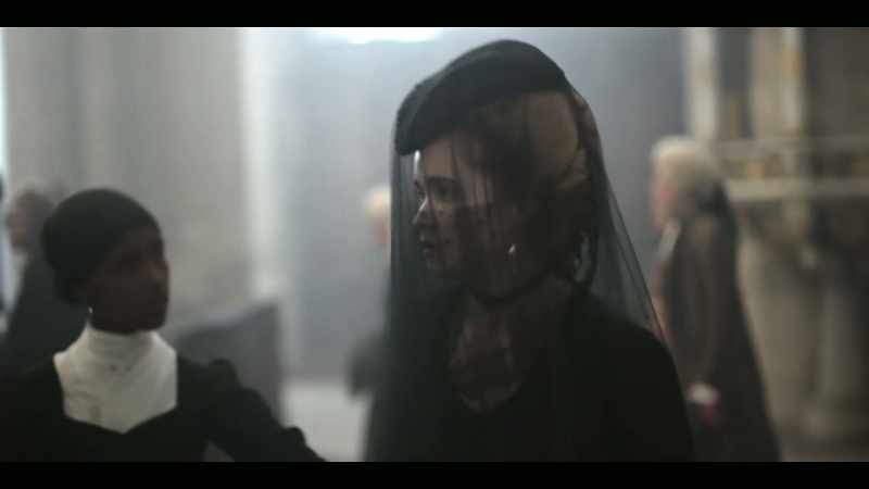 Camille, what is it? - I've seen a ghost, Victoire