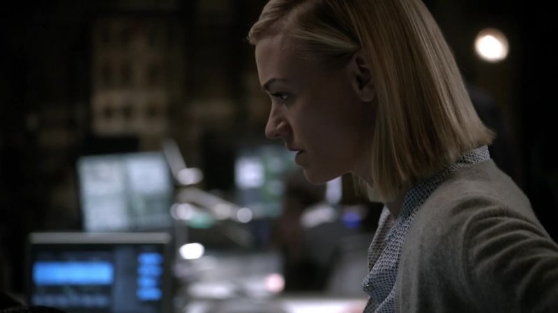 Can you help Chloe trace the signal?