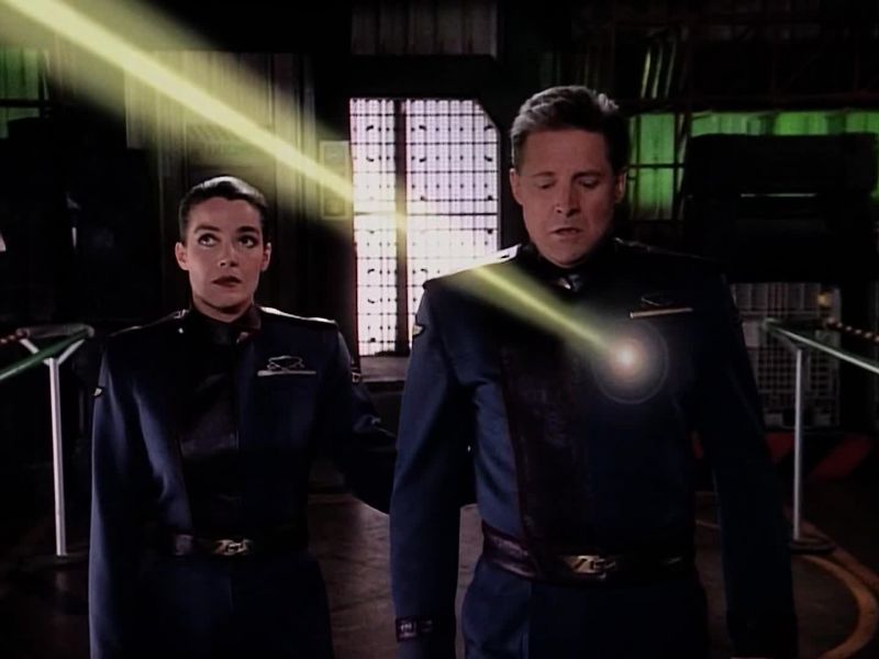 Can I help you? - I'm looking for the captain and Ivanova