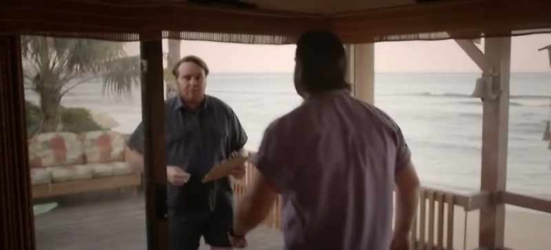 Can I help you, mate? - I'm looking for Simone... Burbeck