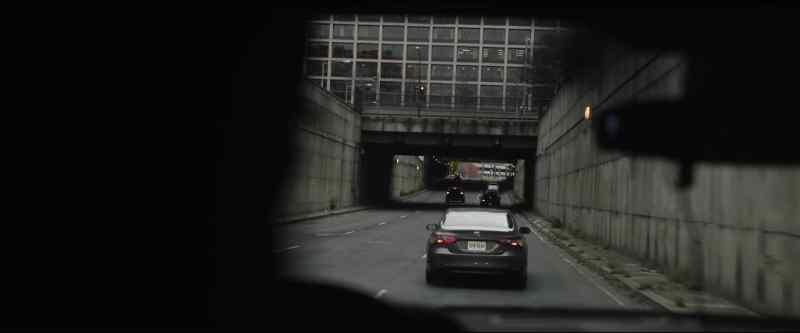 Can you keep tabs on the suburban behind us