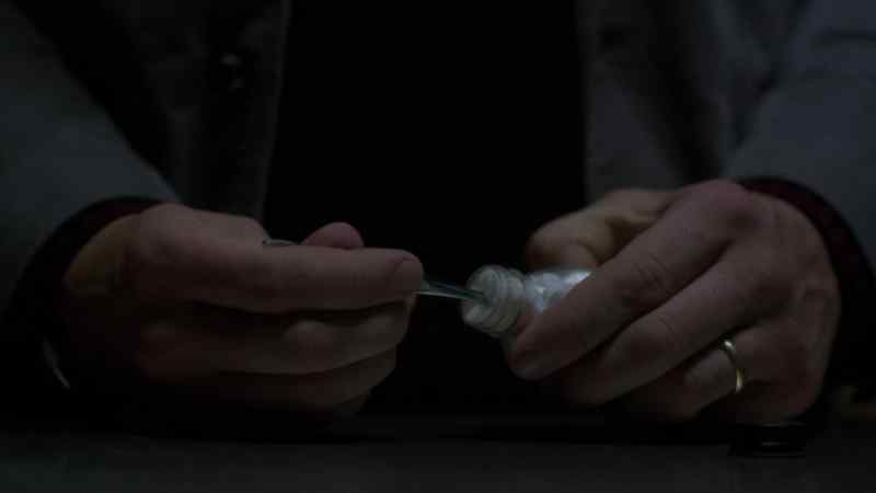 [ CAP CLATTERS ]