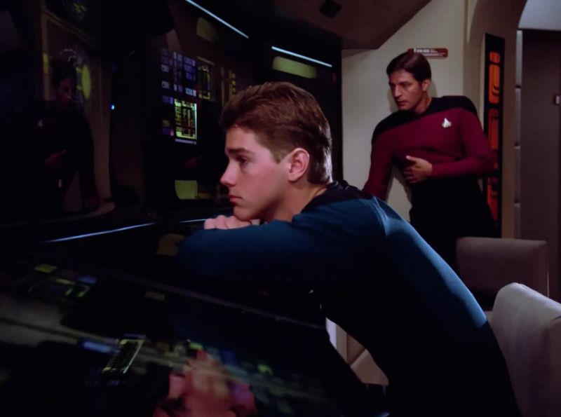 Captain, someone's transporting over to the Tarellian ship