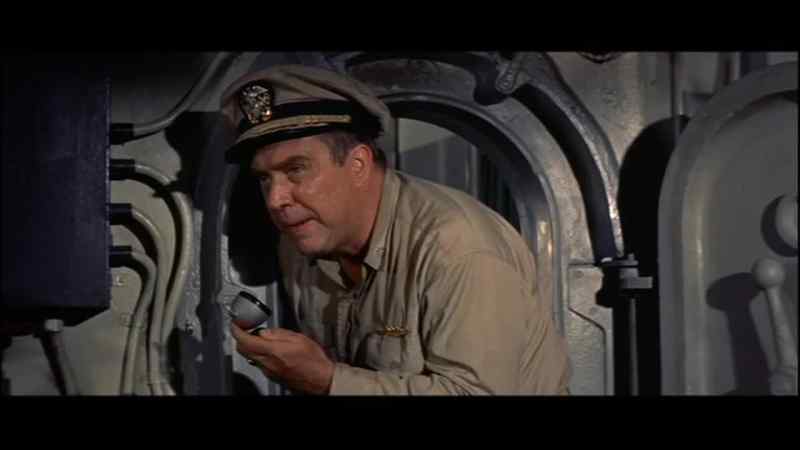 Captain to the conning tower. - Yes, sir