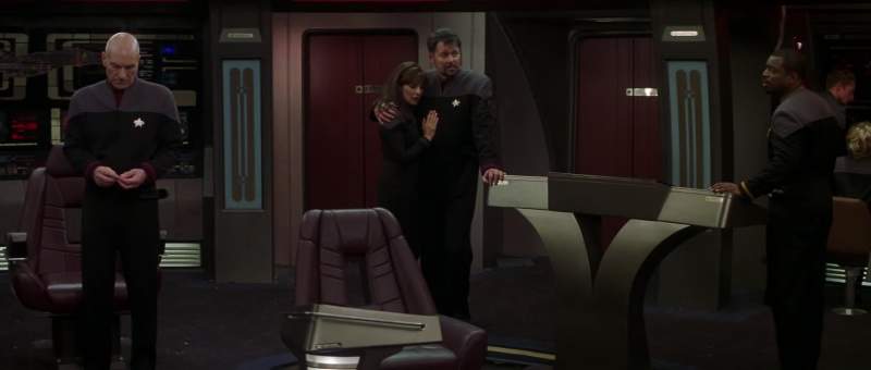 Captain we're being hailed