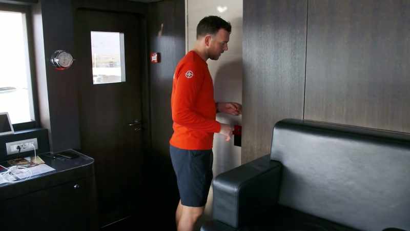 Captain? - Yes?