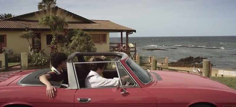 (CAR APPROACHES)