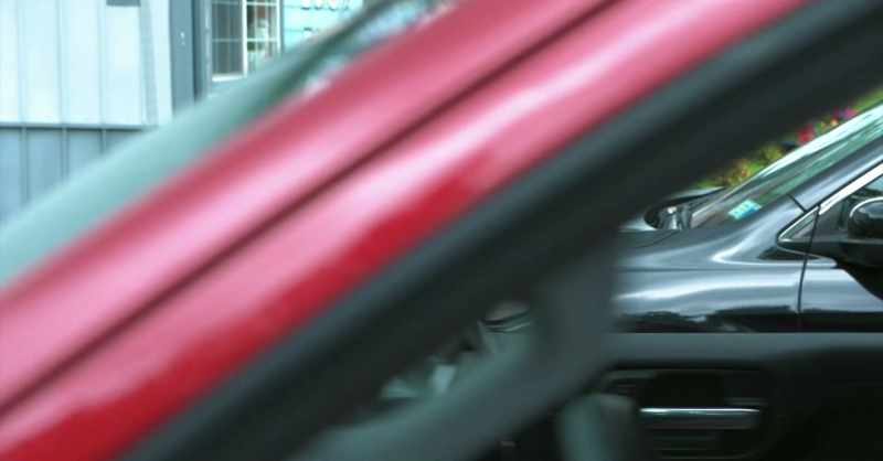 (car beeping)