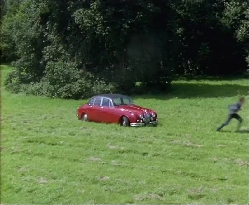 (Car crashes)