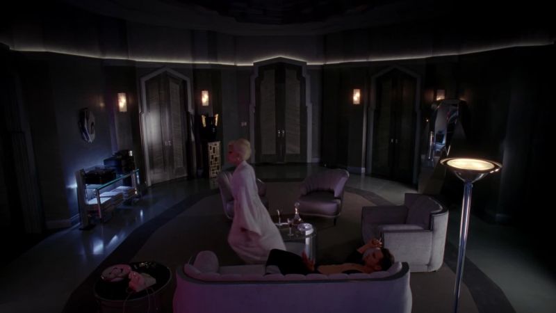 �� Caressing the marble and stone ♪