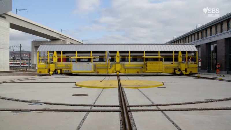 Carriages are efficiently and swiftly brought in and out