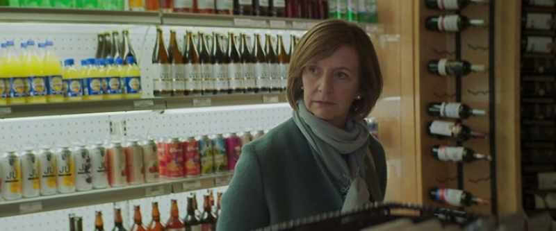 CASHIER: Oui, madame
