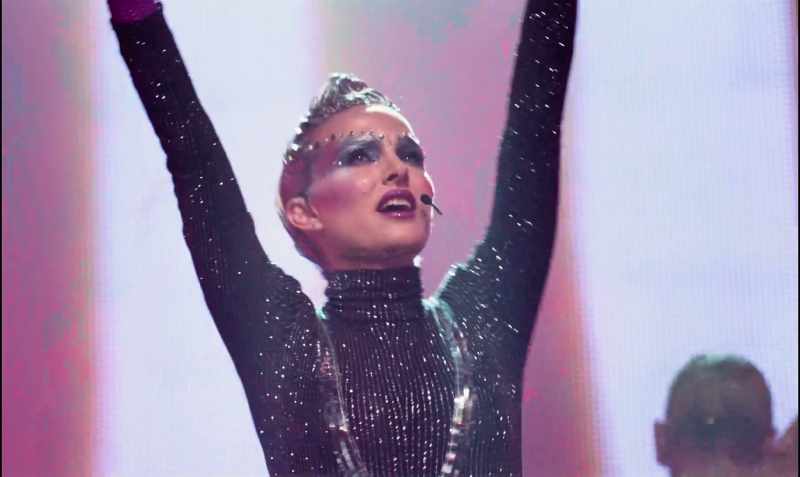 �� 'Cause I'm a firecracker ♪