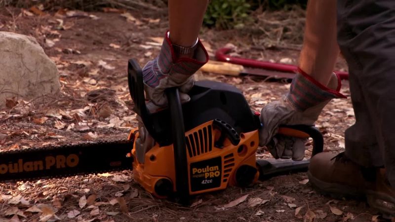 (Chainsaw starts)