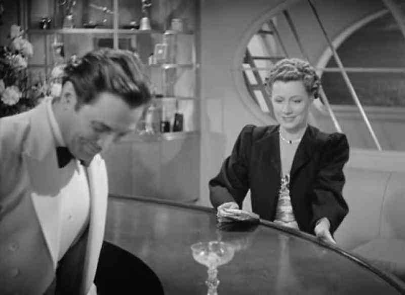 Champagne cocktail, please. - Yes, madam