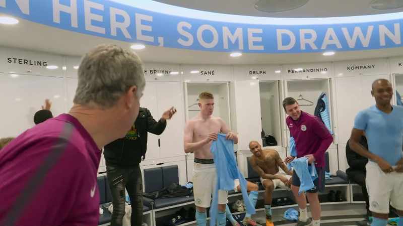 [chanting and clapping] ♪ Oh, Kevin De Bruyne! ♪