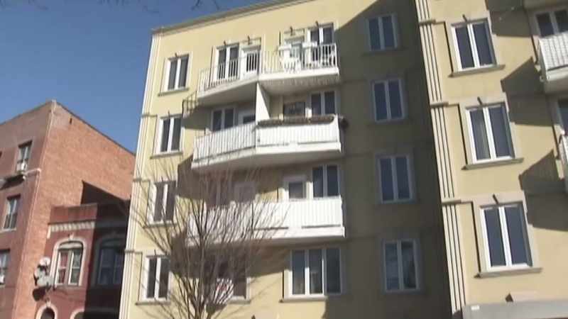Charles and Anna went to her apartment