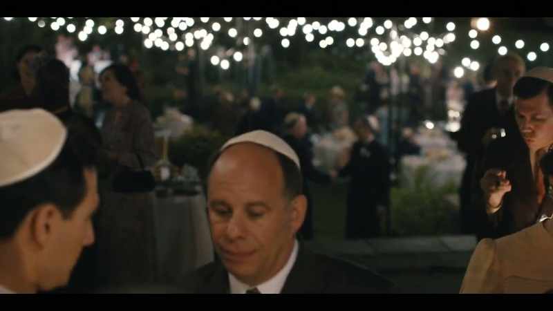 �� (CHEERFUL MUSIC PLAYING) ♪ -(GUESTS CHATTERING)