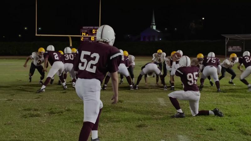 (cheering) ANNOUNCER: Touchdown!