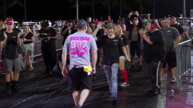 [cheering] - [Boosted] Tony McKinney going to get the win