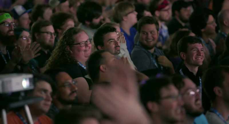 [cheering] -[commentator 1] The crowd is going
