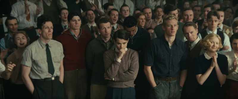 (CHEERING)
