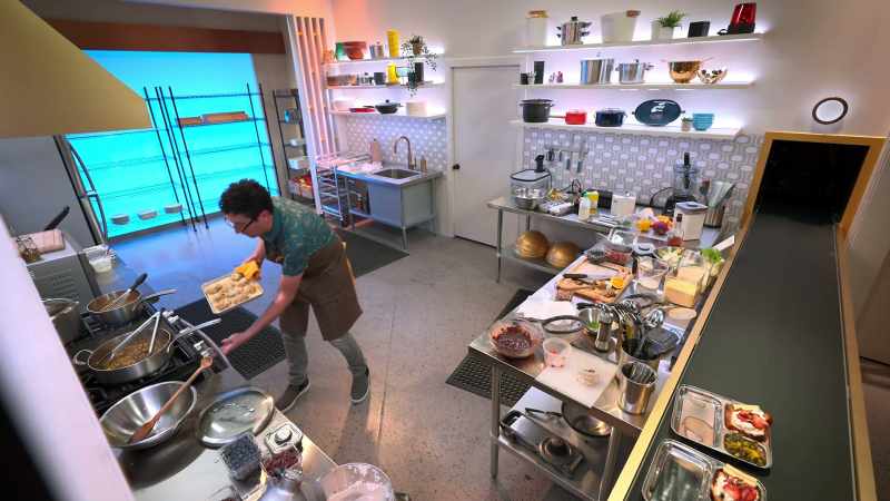 CHEFFY: Chefs, one minute left