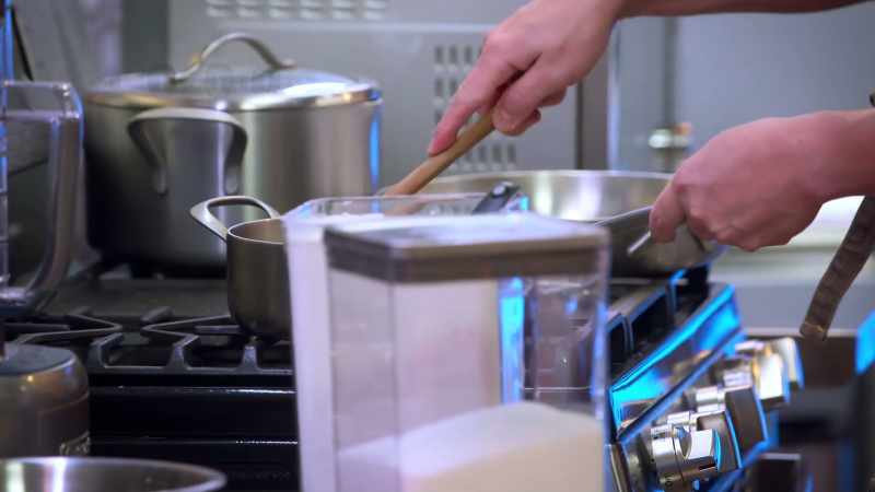 CHEFFY (on speaker): Chefs, 10 minutes remain