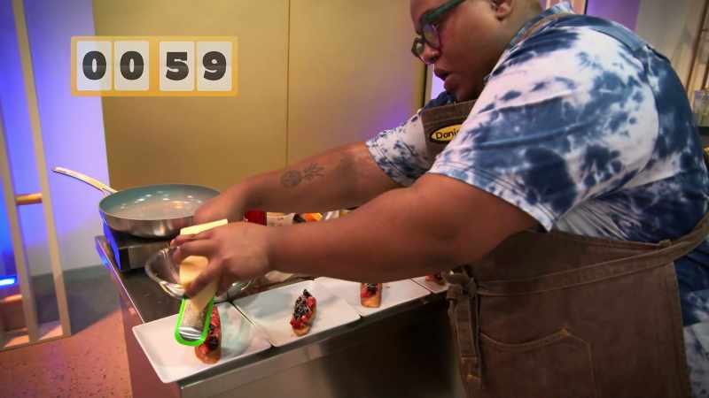 CHEFFY (on speaker): Chefs, one minute left