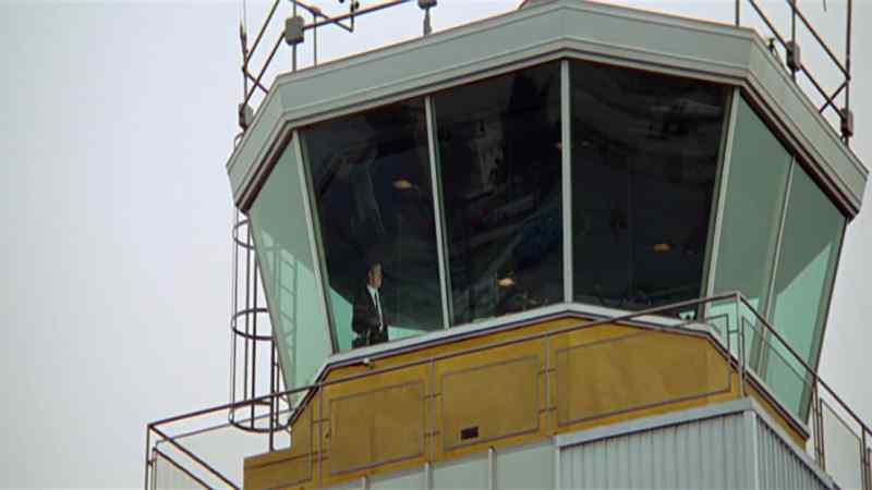 Cherokee 06, you're cleared ta land