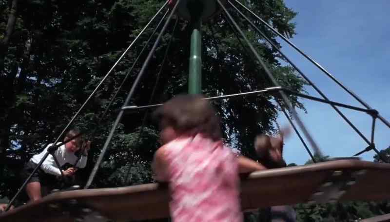(children screaming)