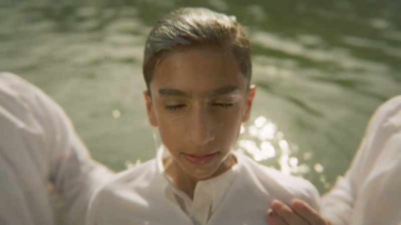 [CHOIR] ♪ Come, Eileen