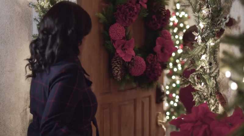 � ♪ Christmas is coming ♪ ‐ [rings]