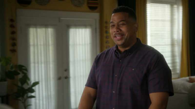 (chuckles) Boy, you crazy. Look, that is an ice tray, Derek